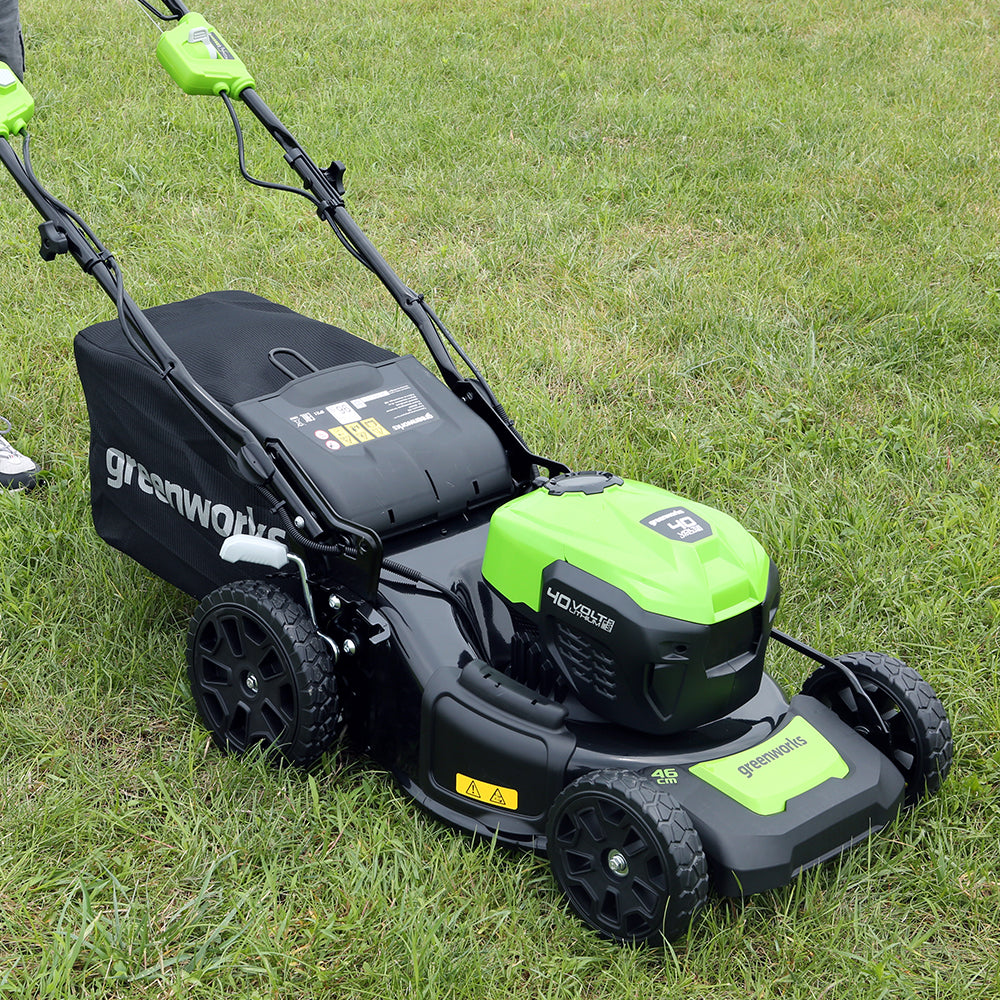 40V Rasenmäher 46cm mit Radantrieb + Freischneider 40cm Set